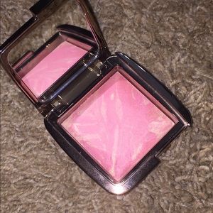 Hourglass Ambient Lighting Blush